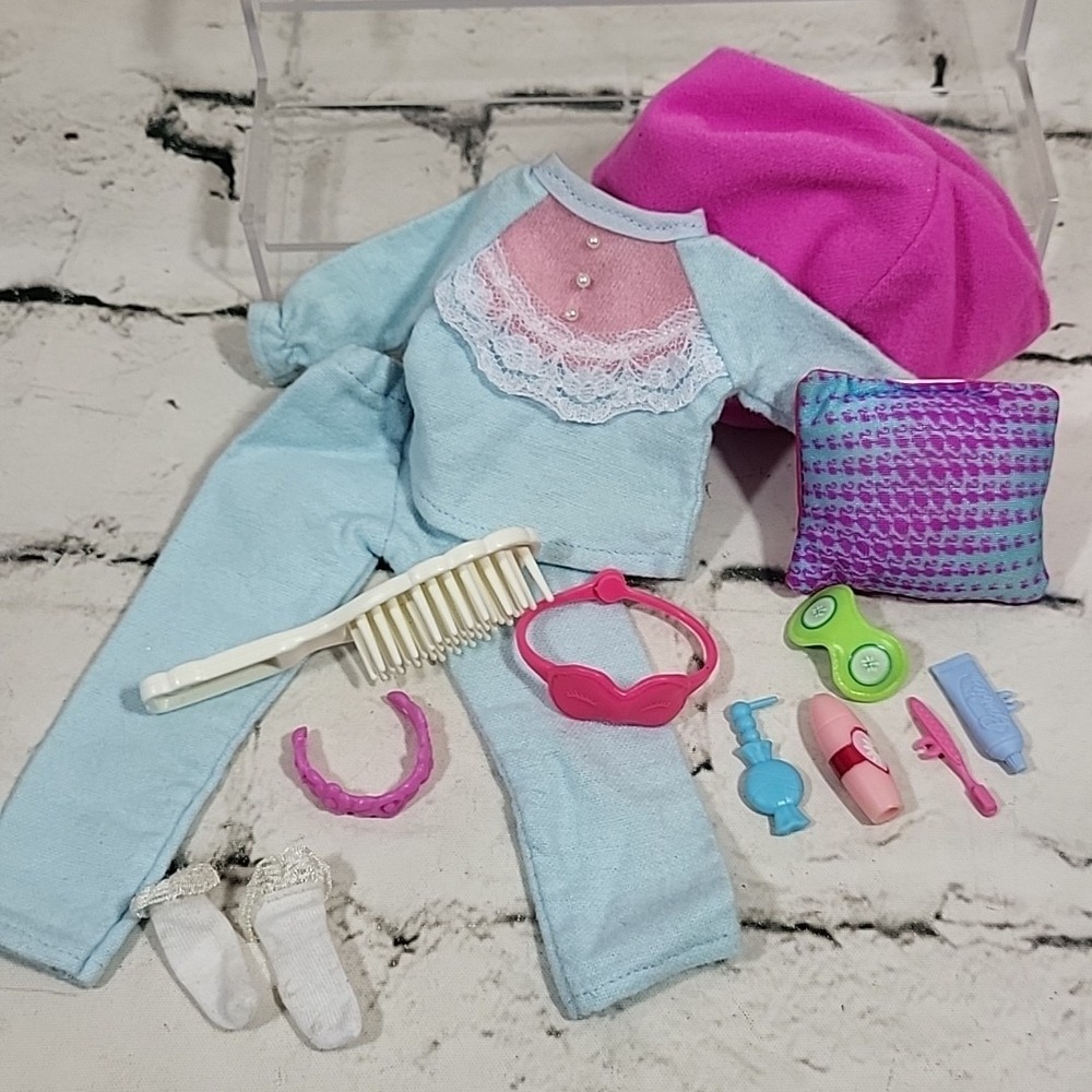 Barbie Clothes Lot Bedtime Sleepover Pajamas Socks Beanbag Brushes‎ Toiletries